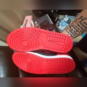 Jordan 1 satin bred mens 9.5 women's 11